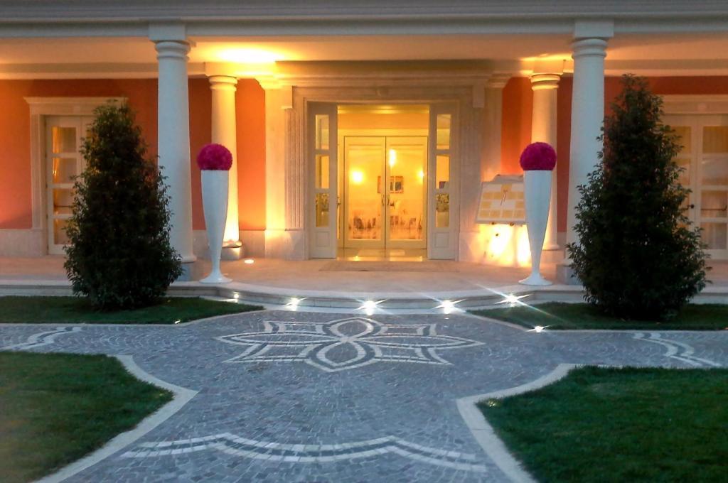 Regina Di Saba - Hotel Villa Per Ricevimenti Grottaminarda Dış mekan fotoğraf